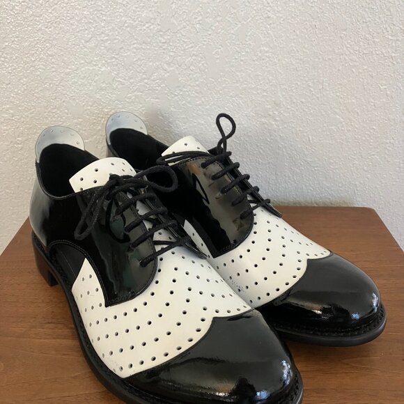 Office of Angela Scott, Mr. Muffin, Cut Outs Oxford, Patent Leather, EU 39 US 8 - Picture 3 of 11